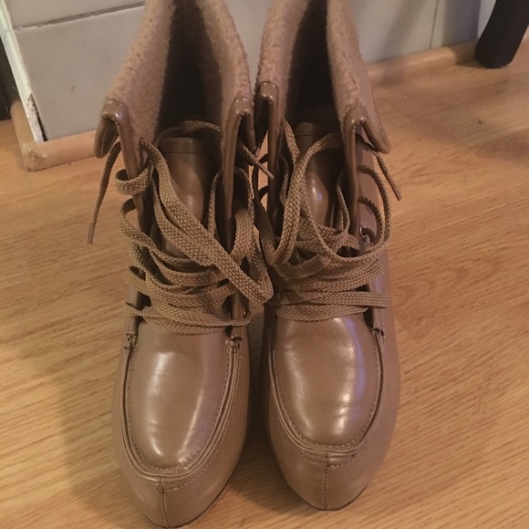Tan Shoe Boots - Picture 2 of 4